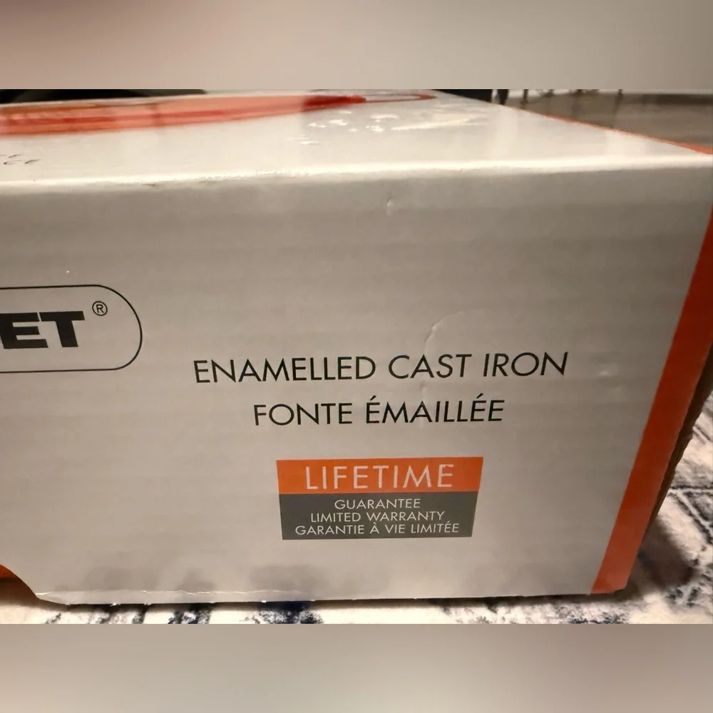 Le Creuset new box